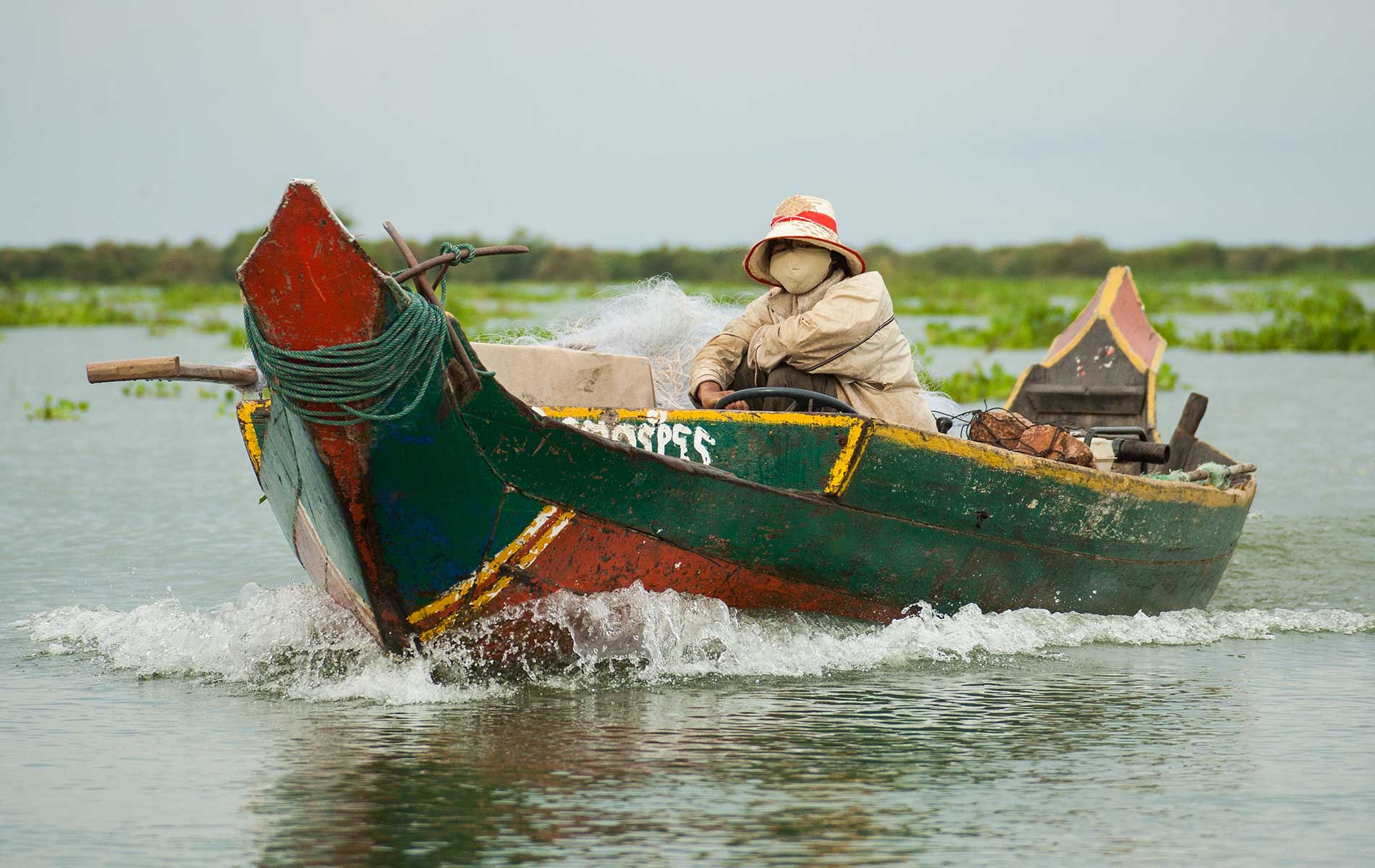 Tonlé Sap, boats